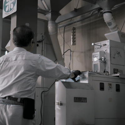 about5Polishingrice19845